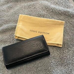 Black leather Louis Vuitton Epi 4 key holder